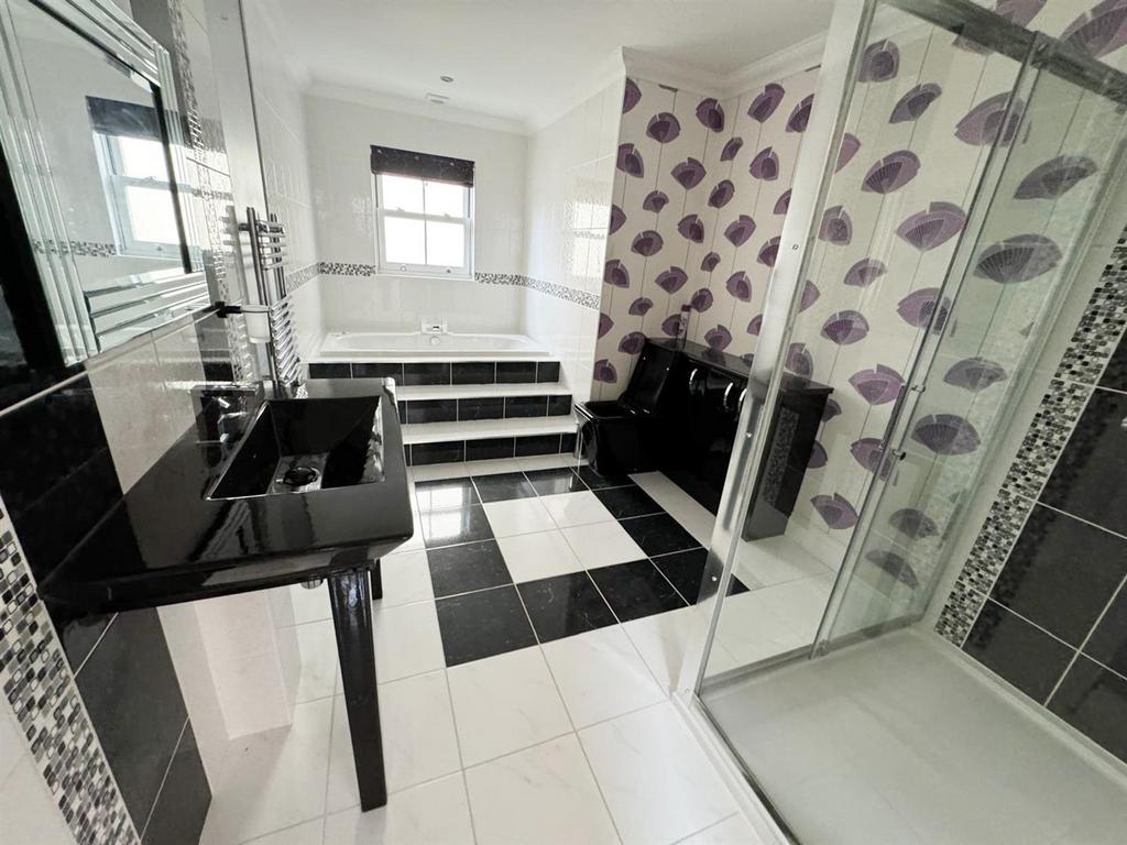 Main bathroom