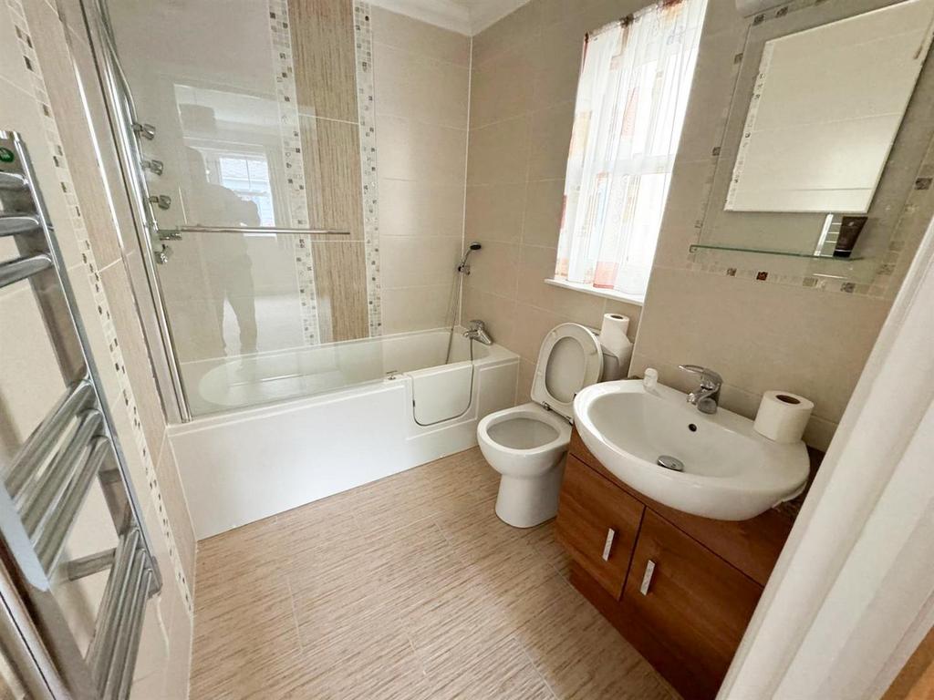 En suite bathroom