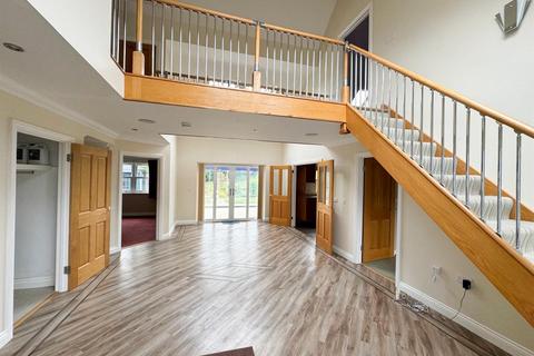 6 bedroom detached bungalow for sale, Swn Yr Efail, Pennant, Llanon