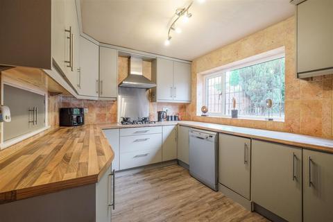 5 bedroom detached house for sale, Longroyde Close, Brighouse