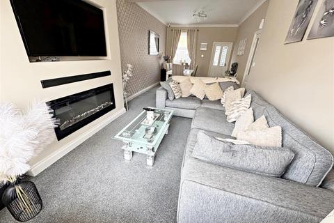 3 bedroom terraced house for sale, Phelps Street, Cleethorpes, N.E. Lincs, DN35 7AS