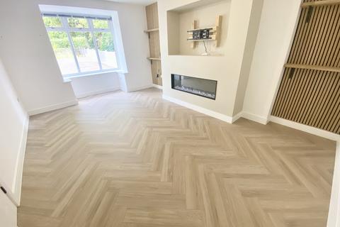 4 bedroom detached house to rent, Clydach Road, Ynystawe, Swansea, City And County of Swansea.