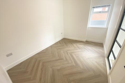 4 bedroom detached house to rent, Clydach Road, Ynystawe, Swansea, City And County of Swansea.