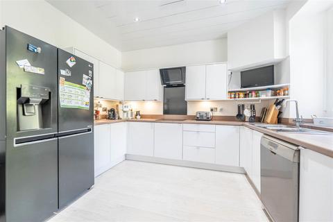 undefined, Forfar Road, Dundee