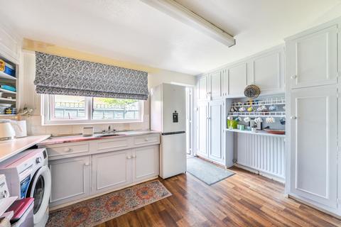 2 bedroom maisonette for sale, Commercial Street, Hampshire SO18