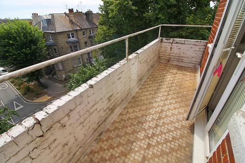 2 bedroom apartment for sale, Eaton Court, Eaton Road, Hove