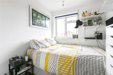 11 Broadacre, Staines-upon-thames, TW18 2DH