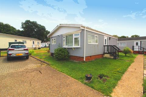 2 bedroom mobile home for sale, Barnet Road, Barnet EN5
