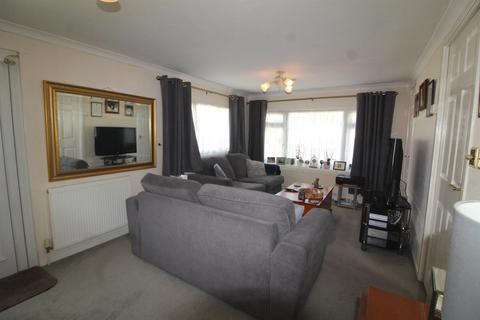 2 bedroom mobile home for sale, Barnet Road, Barnet EN5