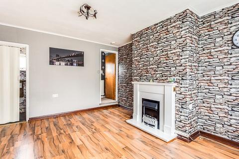 2 bedroom end of terrace house to rent, Warren Avenue, West Yorkshire WF2