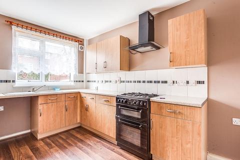 2 bedroom end of terrace house to rent, Warren Avenue, West Yorkshire WF2