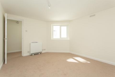 2 bedroom flat to rent, Eastern Esplanade, Margate, CT9