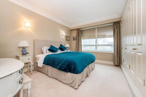 Peninsula Heights, Albert Embankment, London, SE1