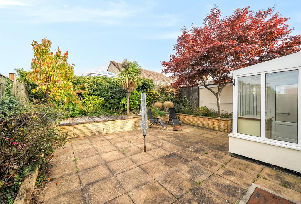 1370061-5-68f24fa...