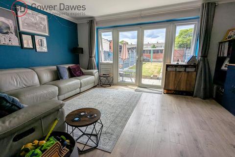 6 Broadhope Avenue, Stanford-le-hope, SS17 0SJ