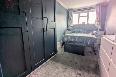 6 Broadhope Avenue, Stanford-le-hope, SS17 0SJ