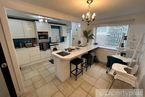 undefined, Williams Place, Pontypridd, Rhondda Cynon Taff, CF37