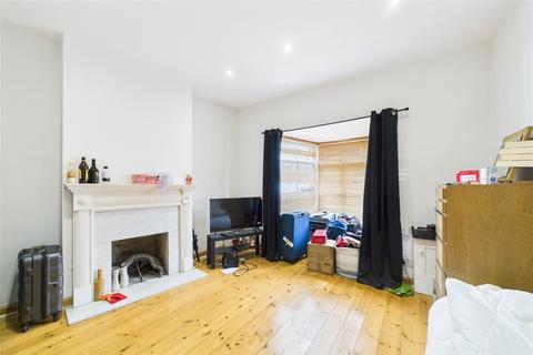 2 bedroom maisonette to rent, Oxford Road, Windsor, Berkshire, SL4