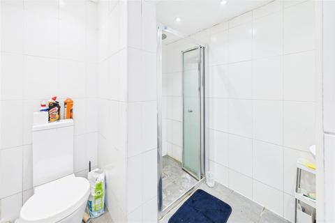 2 bedroom maisonette to rent, Oxford Road, Windsor, Berkshire, SL4