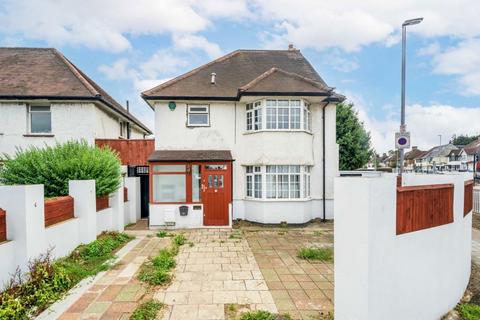 4 bedroom detached house to rent, The Vale, London NW11
