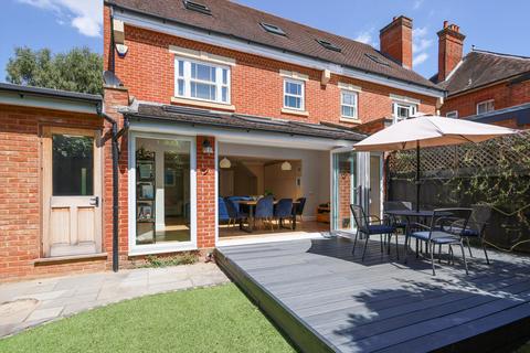 undefined, Pyrcroft Lane, Weybridge, Surrey, KT13