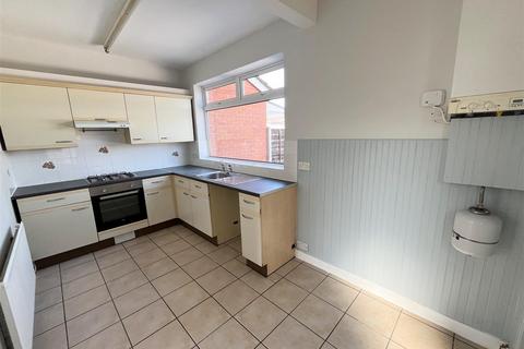2 bedroom house to rent, Vernon Road, Bredbury, Stockport