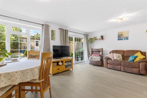 3 bedroom terraced house for sale, Bernhard Gardens, Polegate BN26