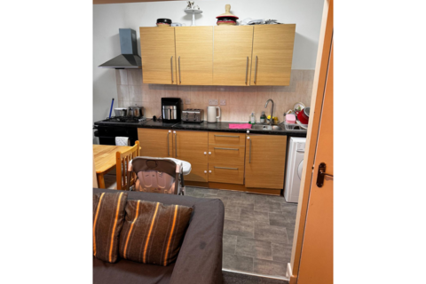 2 bedroom flat for sale, High Street, London NW10