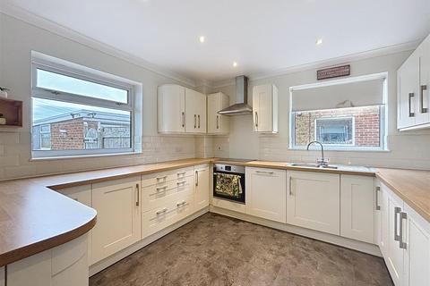 3 bedroom semi-detached house for sale, Cawood Drive, Skirlaugh, Hull