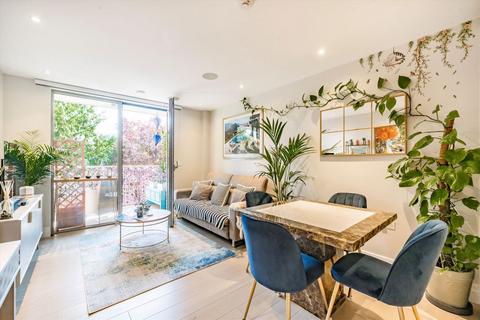 1 bedroom flat for sale, Espalier Gardens, London NW6