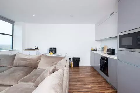 1 bedroom flat for sale - Photo 8