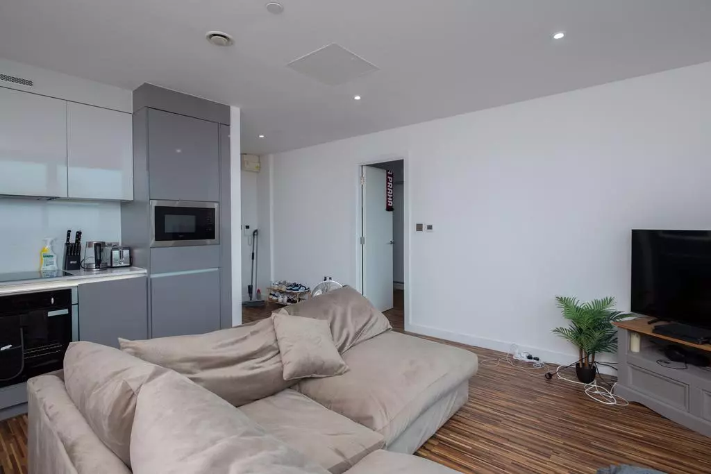1 bedroom flat for sale - Photo 17