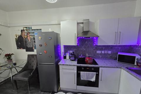 1 bedroom flat for sale, High Street, London NW10