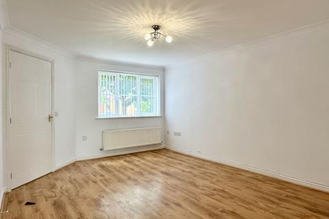 3 bedroom detached house to rent, Cae Castell, Loughor, SA4
