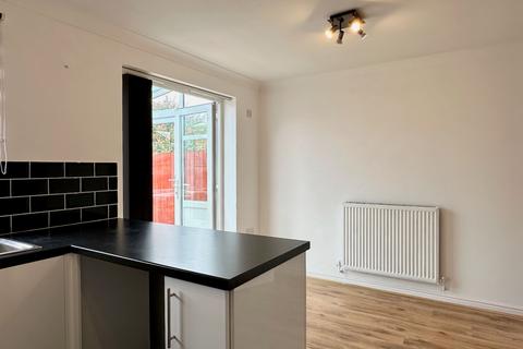 3 bedroom detached house to rent, Cae Castell, Loughor, SA4