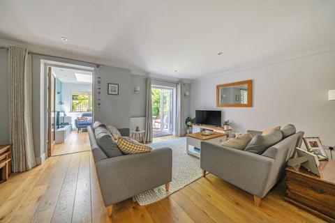 14 College Close, Thame, OX9 2DQ