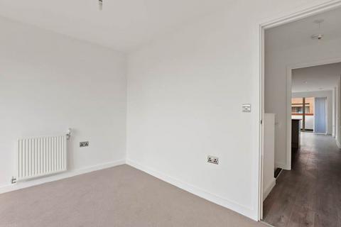 2 bedroom flat for sale, Ossory Road, London SE1