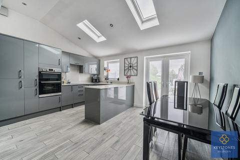 9 Ferndale Road, Romford, RM5 3ER