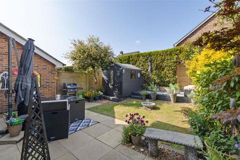 undefined, Trafalgar Rise, Clanfield, Hampshire