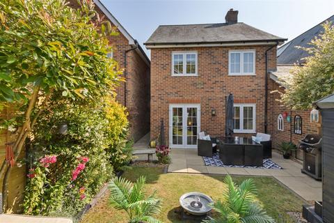 undefined, Trafalgar Rise, Clanfield, Hampshire