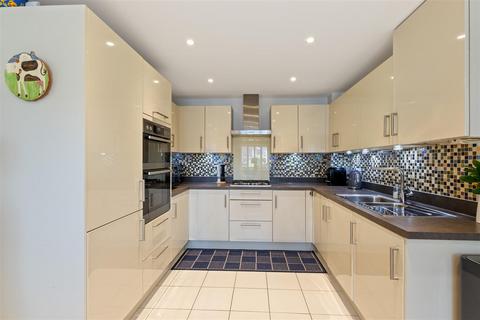 undefined, Trafalgar Rise, Clanfield, Hampshire