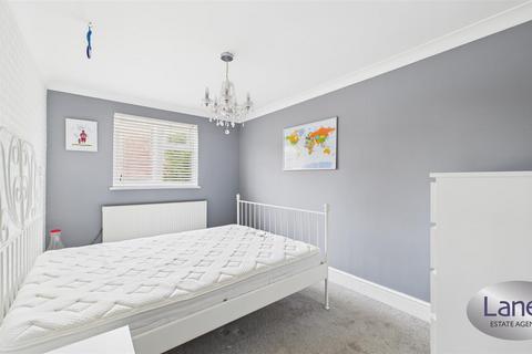 130 Juniper Close, Broxbourne, EN10 6HR
