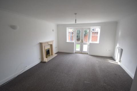 4 bedroom terraced house to rent, The Smithfields, Newport