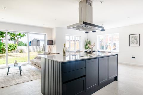 5 bedroom detached house for sale, Barmby on the Marsh DN14