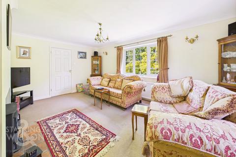 4 bedroom detached house for sale, Diss Road, Burston, Diss