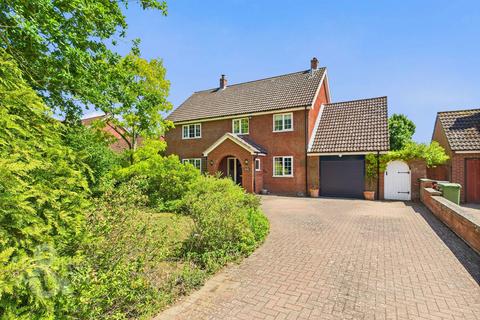 Diss Road, Burston, Diss