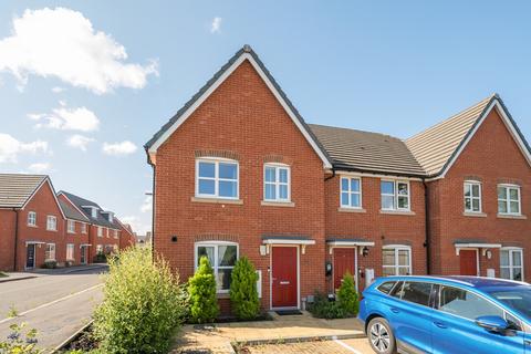 3 bedroom end of terrace house for sale, Hayes Drive, Three Mile Cross RG7