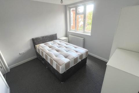 1 bedroom in a house share to rent, High Street, Rushden