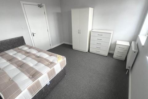 1 bedroom in a house share to rent, High Street, Rushden