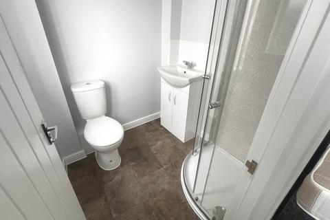 1 bedroom in a house share to rent, High Street, Rushden